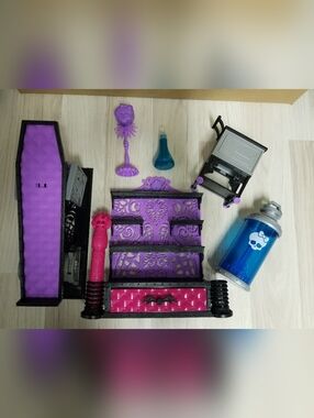 Monster High Create-A-Monster Color Me Creepy Design Chamber